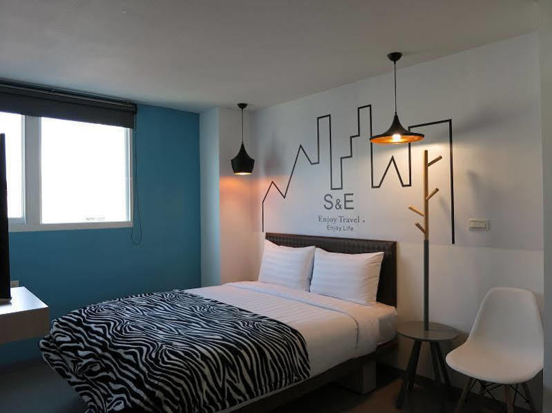 S&E Hotel Тайнань Екстер'єр фото